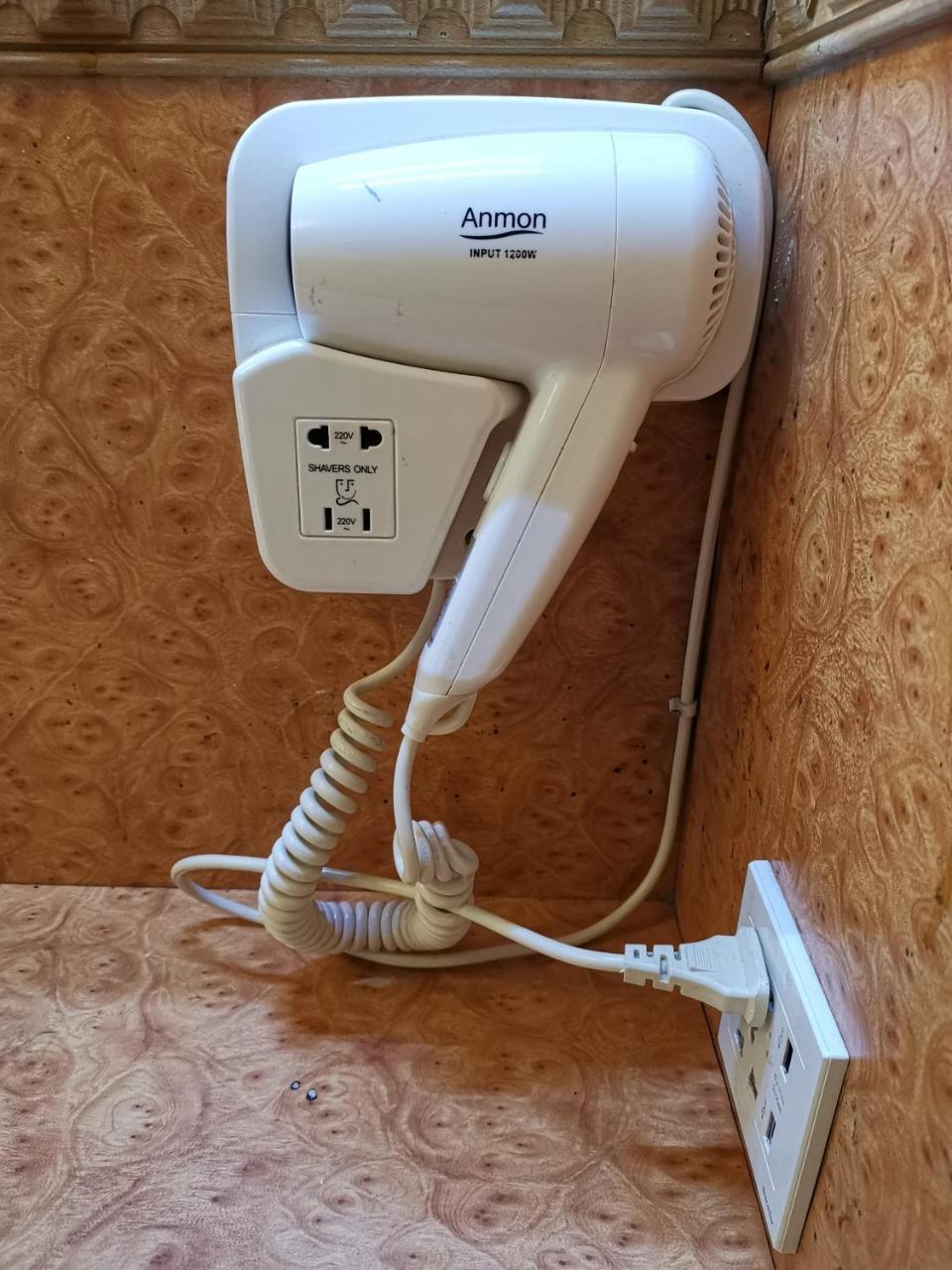 Pay-Less A2 Otel Hong Kong Dış mekan fotoğraf